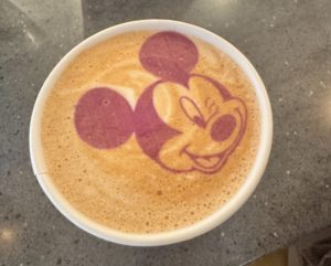 ミッキー　ラテアート